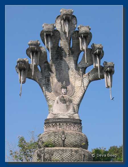 Sala Kaew Ku statues 20031224-21